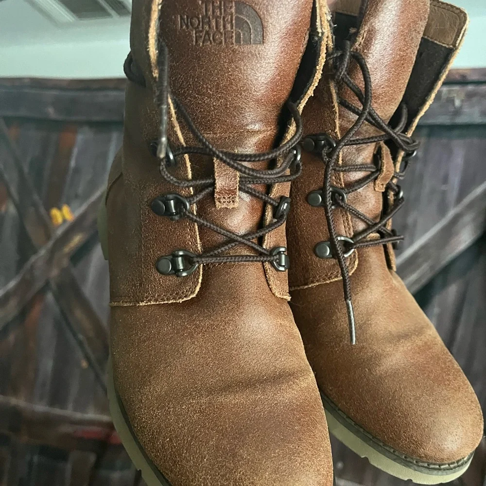 Boots - Picture 3 of 5